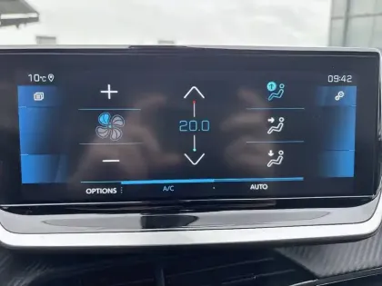 Photo 19 Peugeot 2008  PureTech 130 S&S EAT8