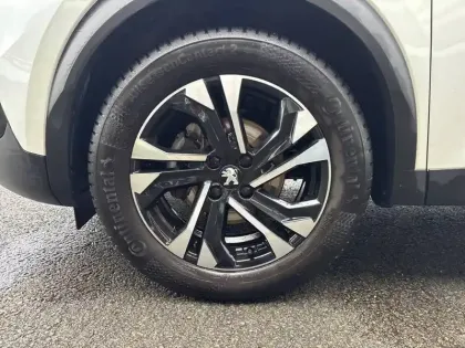 Photo 12 Peugeot 2008  PureTech 130 S&S EAT8