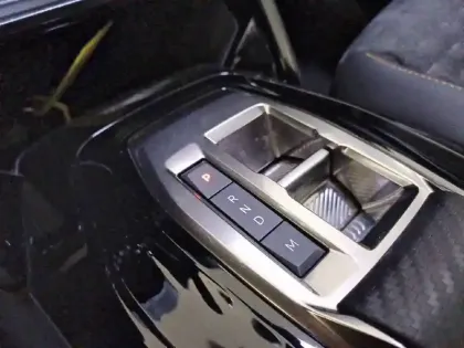 Photo 101 Peugeot 2008  PureTech 130 S&S EAT8