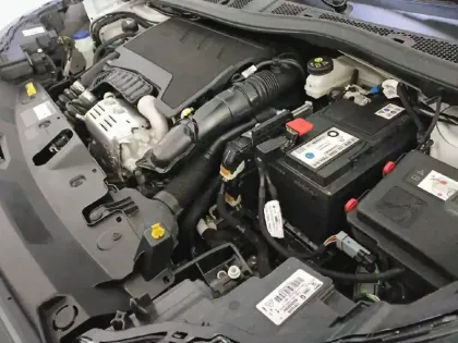 Photo 38 Peugeot 2008  PureTech 130 S&S EAT8