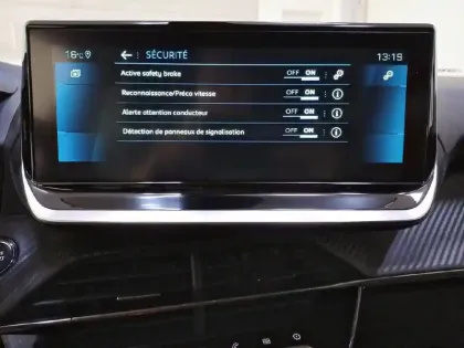 Photo 45 Peugeot 2008  PureTech 130 S&S EAT8