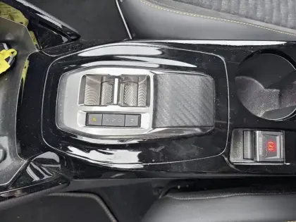 Photo 13 Peugeot 2008  PureTech 130 S&S EAT8