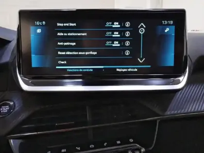 Photo 76 Peugeot 2008  PureTech 130 S&S EAT8