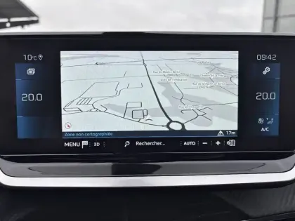 Photo 17 Peugeot 2008  PureTech 130 S&S EAT8