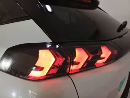 Photo 104 Peugeot 2008  PureTech 130 S&S EAT8