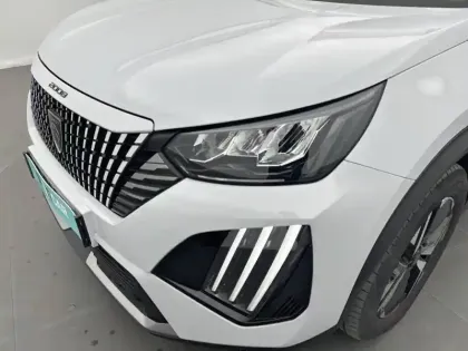 Photo 15 Peugeot 2008  PureTech 130 S&S EAT8