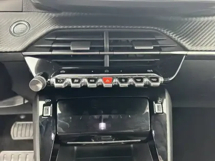 Photo 20 Peugeot 2008  PureTech 130 S&S EAT8