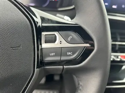 Photo 18 Peugeot 2008  PureTech 130 S&S EAT8