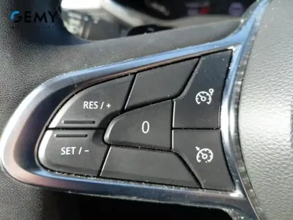 Photo 14 Renault Captur  TCe 140 EDC - 21