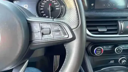 Photo 20 Alfa Romeo Stelvio  2.2 160 ch AT8