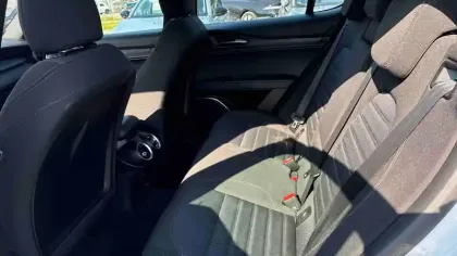 Photo 13 Alfa Romeo Stelvio  2.2 160 ch AT8