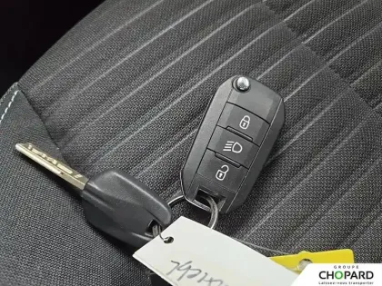 Photo 20 Peugeot 208  PureTech 75 S&S BVM5