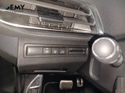 Photo 14 Peugeot 3008  Hybrid 136 e-DCS6