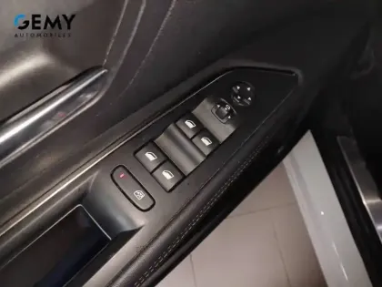 Photo 11 Peugeot 3008  Hybrid 136 e-DCS6