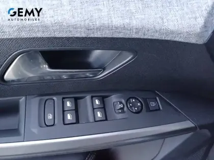 Photo 29 Peugeot 3008  Hybrid 136 e-DCS6