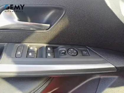 Photo 11 Peugeot 3008  Hybrid 136 e-DCS6