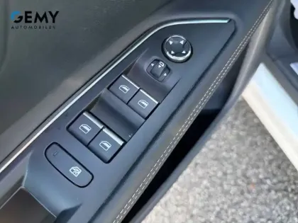 Photo 11 Peugeot 3008  Hybrid 225 e-EAT8