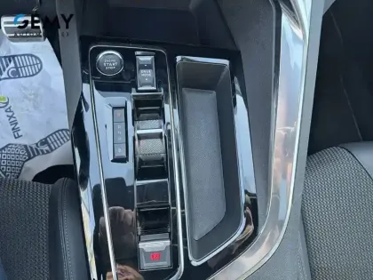 Photo 19 Peugeot 3008  Hybrid 225 e-EAT8