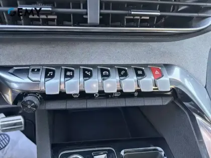 Photo 18 Peugeot 3008  Hybrid 225 e-EAT8