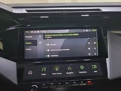 Photo 21 Peugeot 408  PureTech 130 ch S&S EAT8