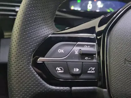 Photo 27 Peugeot 408  PureTech 130 ch S&S EAT8