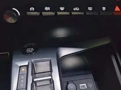 Photo 24 Peugeot 408  PureTech 130 ch S&S EAT8