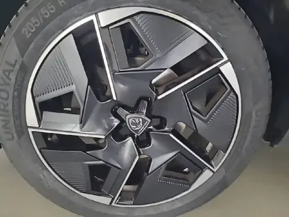 Photo 12 Peugeot 408  PureTech 130 ch S&S EAT8