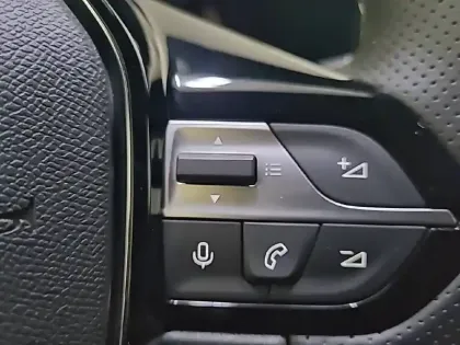 Photo 28 Peugeot 408  PureTech 130 ch S&S EAT8