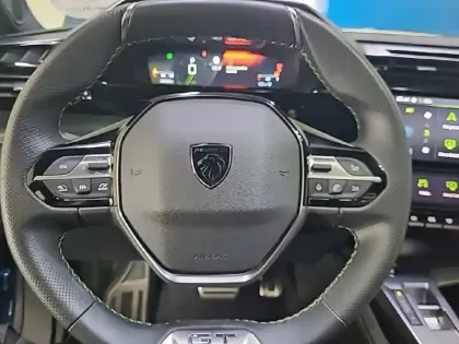 Photo 8 Peugeot 408  PureTech 130 ch S&S EAT8