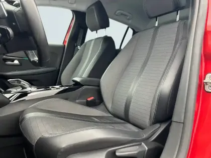 Photo 10 Peugeot 208  PureTech 100 S&S EAT8