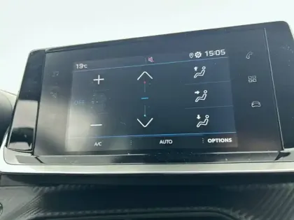 Photo 22 Peugeot 208  PureTech 100 S&S EAT8