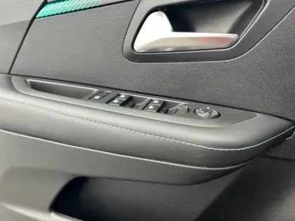 Photo 14 Peugeot 208  PureTech 100 S&S EAT8