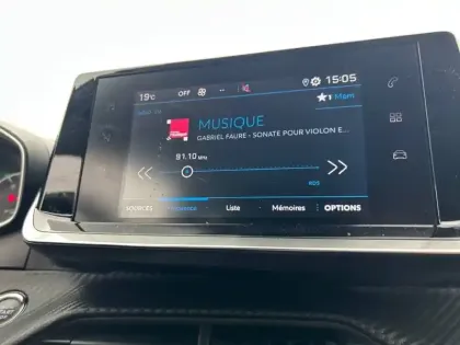 Photo 21 Peugeot 208  PureTech 100 S&S EAT8