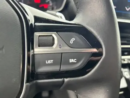 Photo 20 Peugeot 208  PureTech 100 S&S EAT8