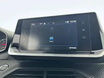 Photo 24 Peugeot 208  PureTech 100 S&S EAT8