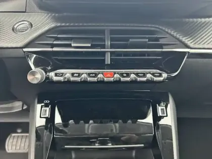 Photo 17 Peugeot 208  PureTech 100 S&S EAT8