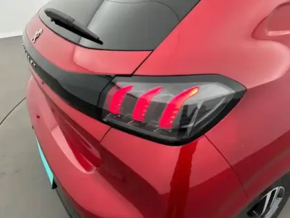 Photo 16 Peugeot 208  PureTech 100 S&S EAT8