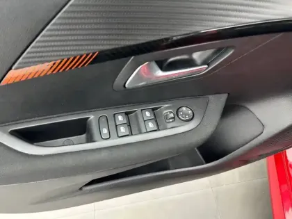 Photo 17 Peugeot 208  Electrique 50 kWh 136ch