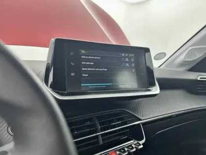 Photo 19 Peugeot 208  Electrique 50 kWh 136ch