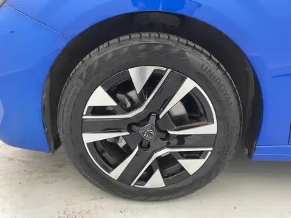 Photo 16 Peugeot 208  PureTech 100 S&S BVM6