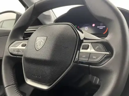 Photo 28 Peugeot 208  PureTech 100 S&S BVM6