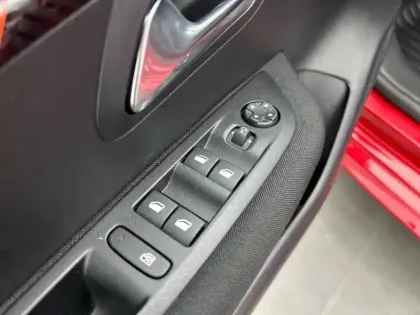 Photo 17 Peugeot 208  Electrique 50 kWh 136ch