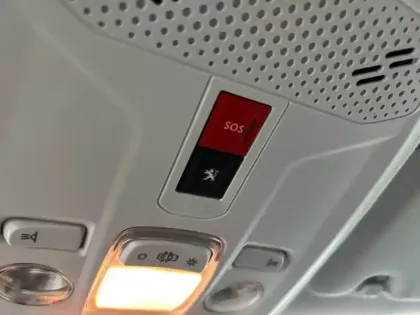 Photo 23 Peugeot 208  Electrique 50 kWh 136ch