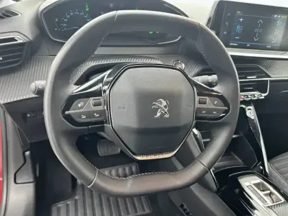 Photo 8 Peugeot 208  Electrique 50 kWh 136ch