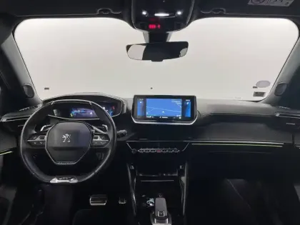 Photo 61 Peugeot 2008  PureTech 130 S&S EAT8