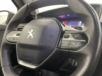 Photo 92 Peugeot 2008  PureTech 130 S&S EAT8