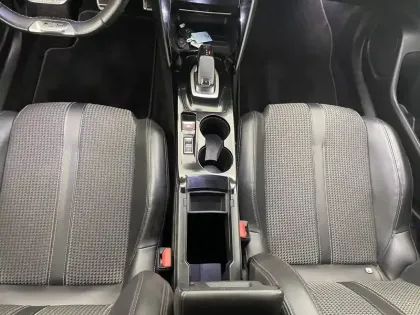 Photo 88 Peugeot 2008  PureTech 130 S&S EAT8