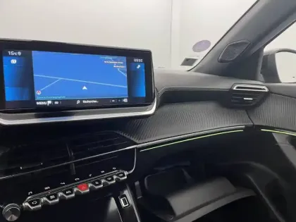 Photo 91 Peugeot 2008  PureTech 130 S&S EAT8