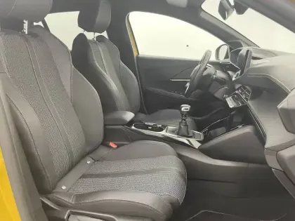 Photo 31 Peugeot 208  PureTech 100 S&S BVM6