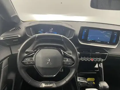 Photo 21 Peugeot 208  PureTech 100 S&S BVM6